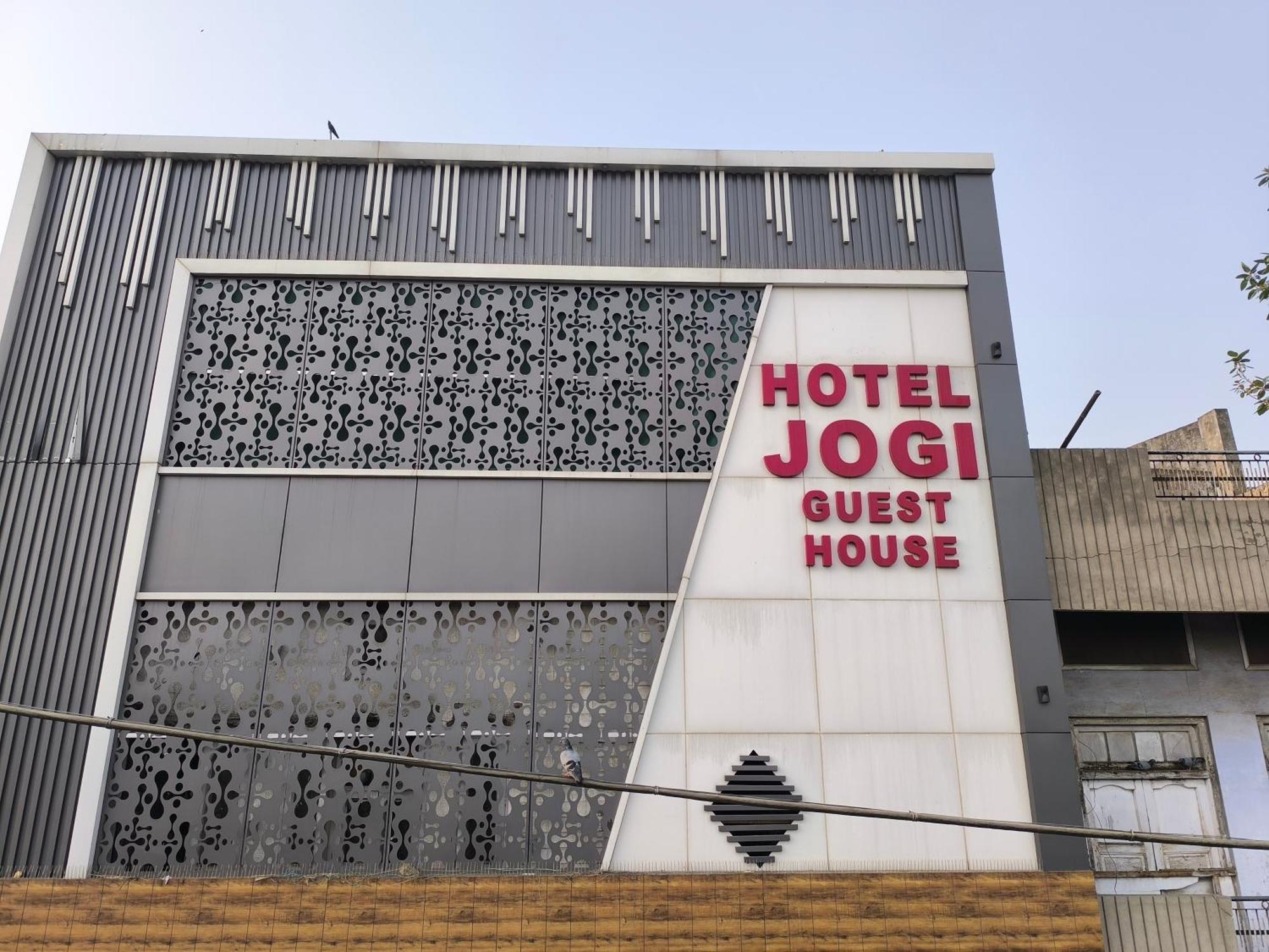 Hotel Jogi Guest House Welcome All Families, Friends, Groups, Couples, Singles Fully Airconditioner, Attach Washrooms, Lift, Wifi, 24 Hours Room Service, Power Backup Амритсар Екстериор снимка