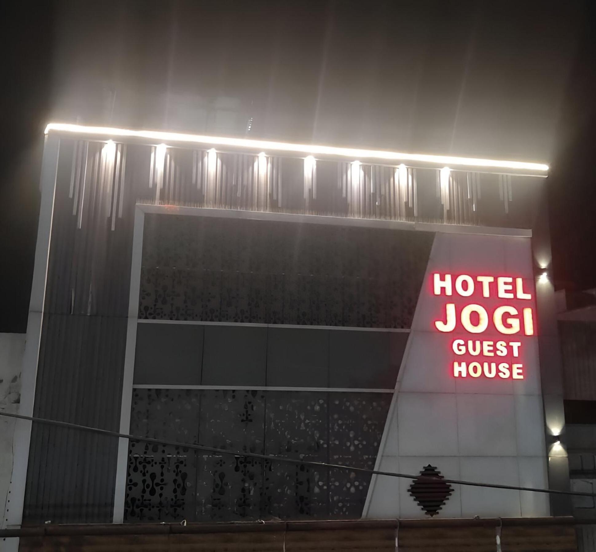 Hotel Jogi Guest House Welcome All Families, Friends, Groups, Couples, Singles Fully Airconditioner, Attach Washrooms, Lift, Wifi, 24 Hours Room Service, Power Backup Амритсар Екстериор снимка